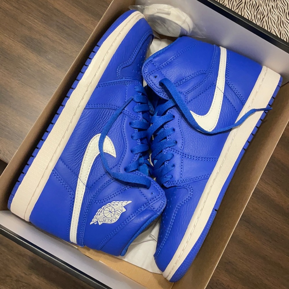 Worn Nike Air Jordan 1 OG Hyper Royal